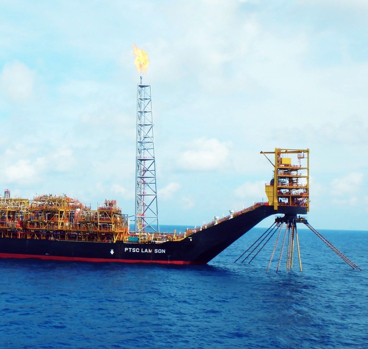 Kho nổi chứa, xử lý và xuất dầu thô (FSO/FPSO)