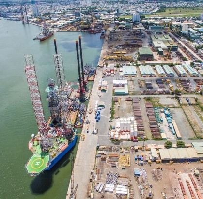 Căn cứ cảng dịch vụ