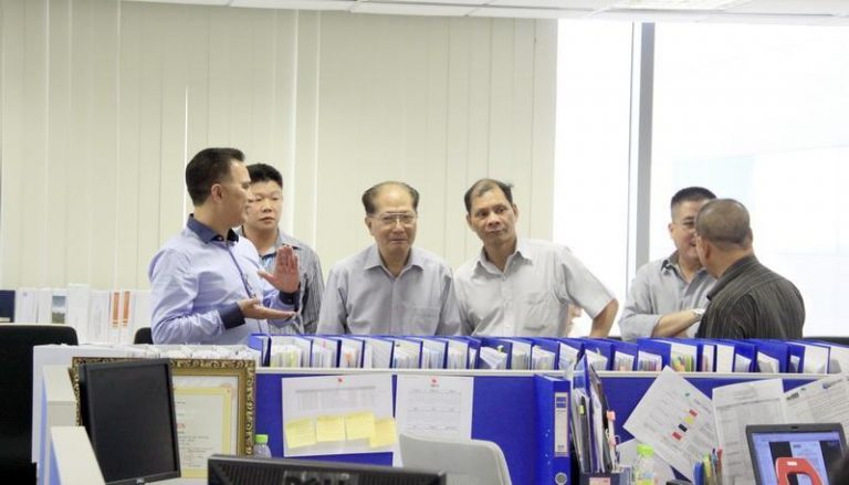 Chủ tịch Hội Dầu khí Việt Nam hội đàm về phát triển tư vấn thiết kế dầu khí tại PVE